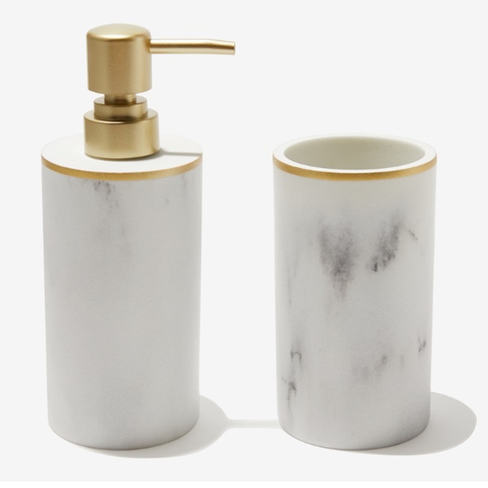 NEW in Box Sunday Citizen Bathroom Set (2 Pieces)